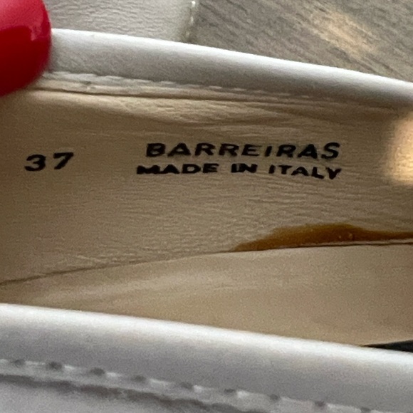 Bally women’s cream leather loafer made in Italy size 37 - Picture 9 of 11